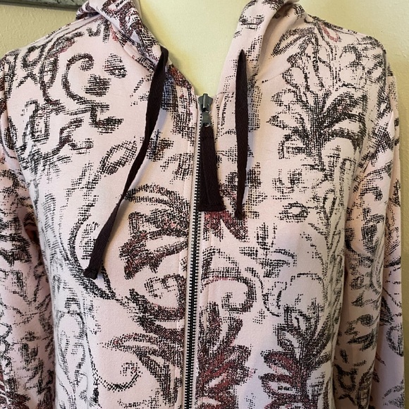 LOGO Lounge by Lori Goldstein Zip front hoodie with chiffon trim, size Medium. - Picture 3 of 11